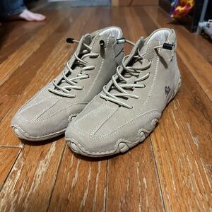 BUY 2 GET 2🔥 Tan No-tie sneakers